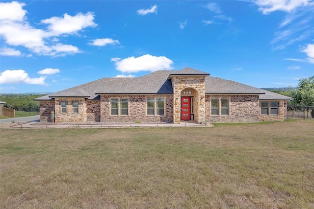 view of front of property with a front yard