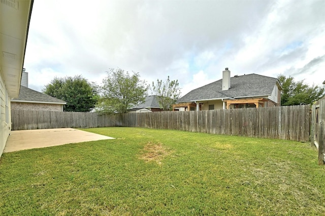 view of yard featuring a patio