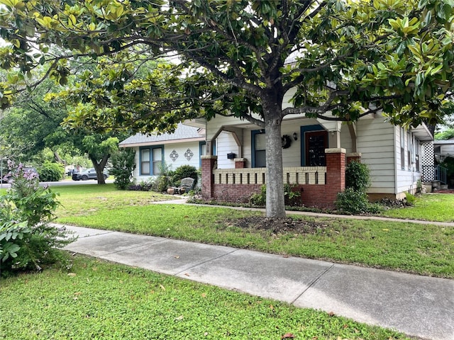 510 S Church St, Georgetown, TX 78626 - obstructed view of property featuring a front lawn
