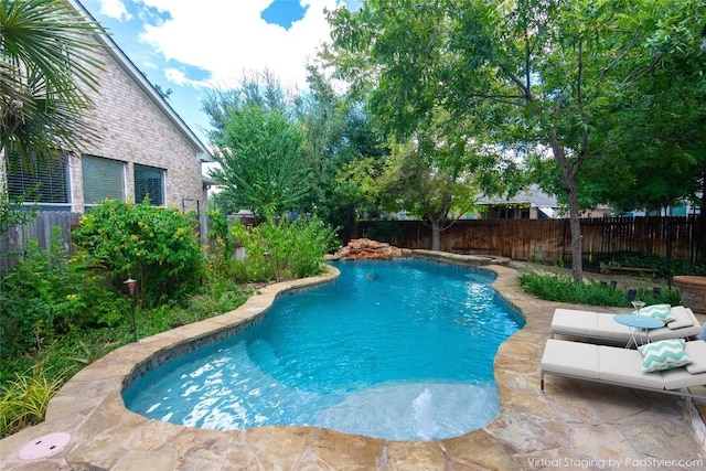 view of swimming pool