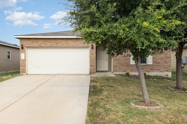 view of front facade featuring a front yard and a garage