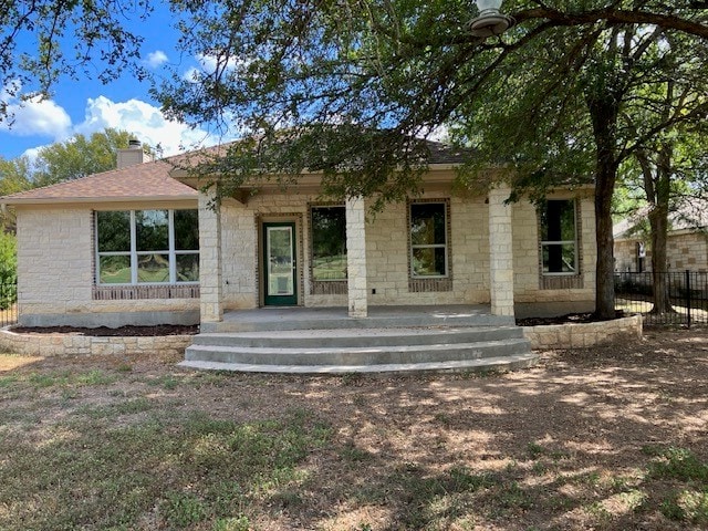 view of front facade with covered porch