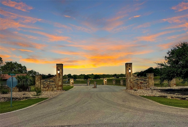 Listing photo 3 for 97 Summit Ridge Trl, Johnson City TX 78636