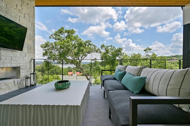 balcony featuring outdoor lounge area