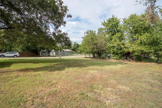 1816 Davis St, Taylor, TX 76574 - view of yard