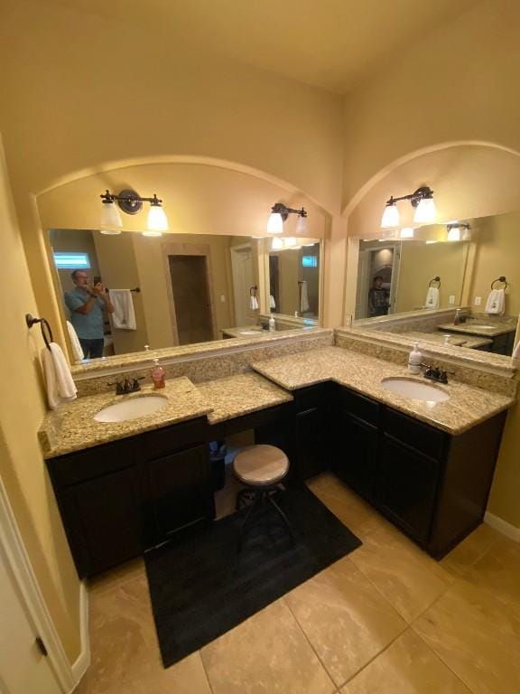 full bathroom featuring vanity