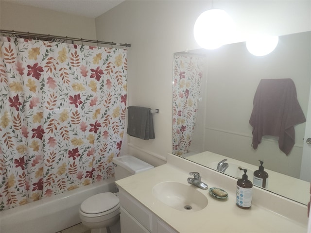 full bathroom featuring vanity, toilet, and shower / bath combo