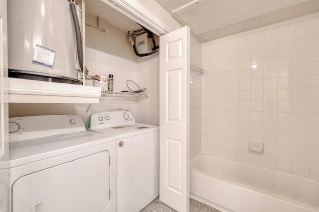 washroom featuring washing machine and clothes dryer