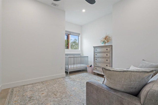 bedroom with ceiling fan