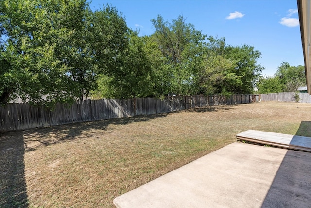 view of yard with a patio area