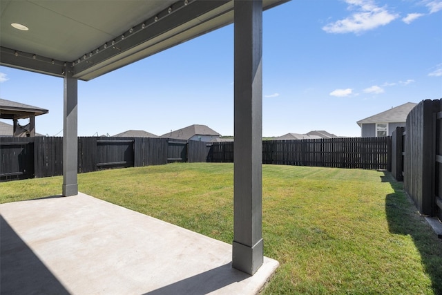 view of yard featuring a patio area