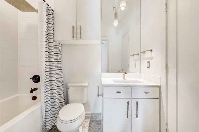 full bathroom featuring vanity, toilet, and shower / bath combo