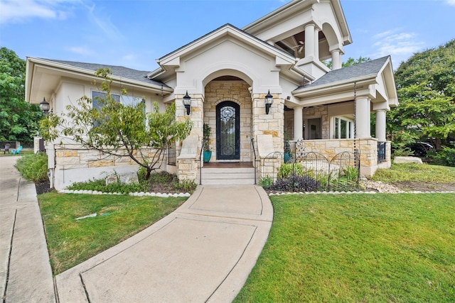 view of front of home with a front yard