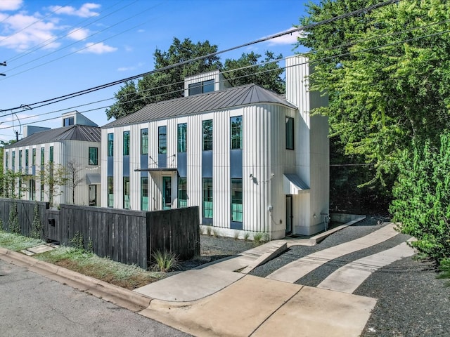 view of front of house