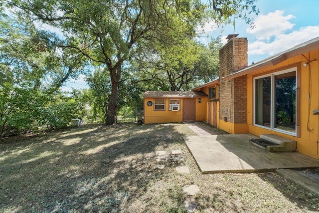 view of yard with a patio area