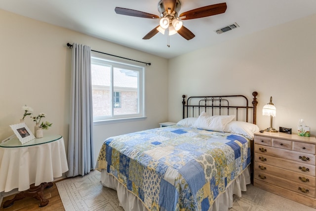 bedroom with ceiling fan