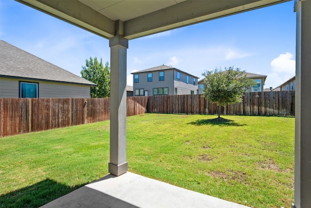 view of yard featuring a patio