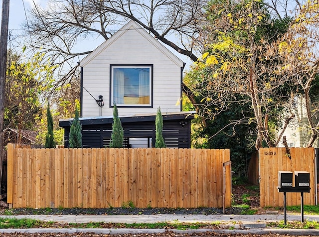 view of front of home