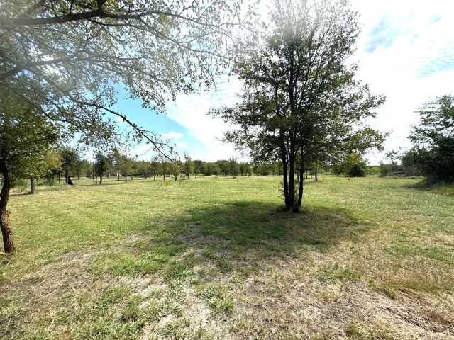 Listing photo 3 for 810 Skyline Rd, Dale TX 78616