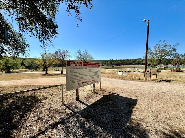 view of home's community featuring a rural view