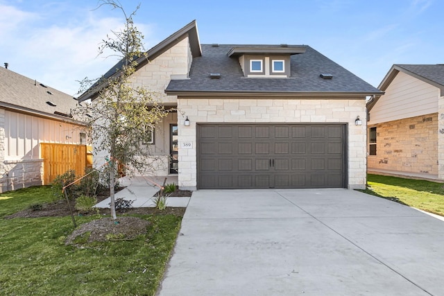 view of front facade with a front yard