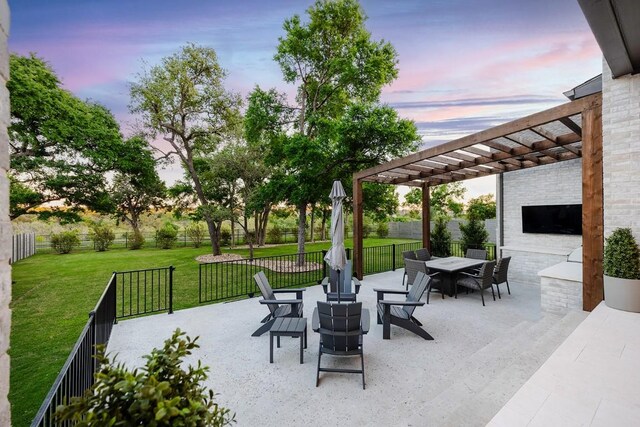 view of patio featuring a pergola