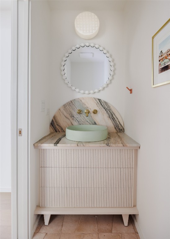 room details with tile patterned flooring