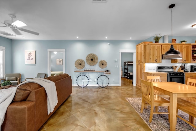 dining room with ceiling fan