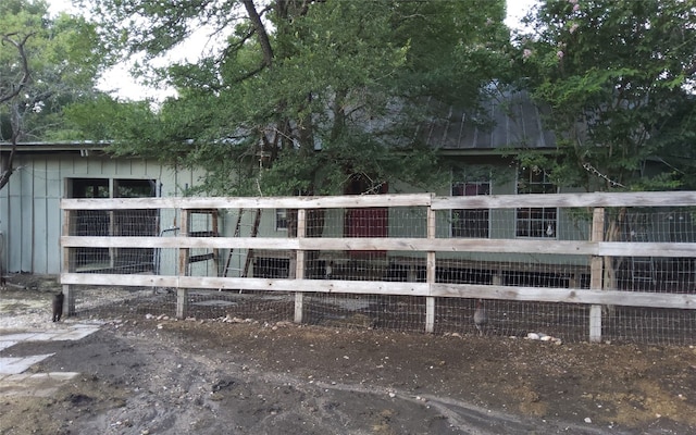 exterior space featuring an outbuilding