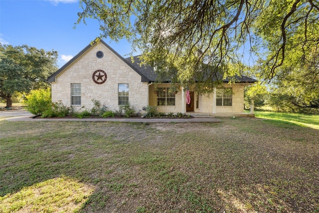 view of front of house with a front yard