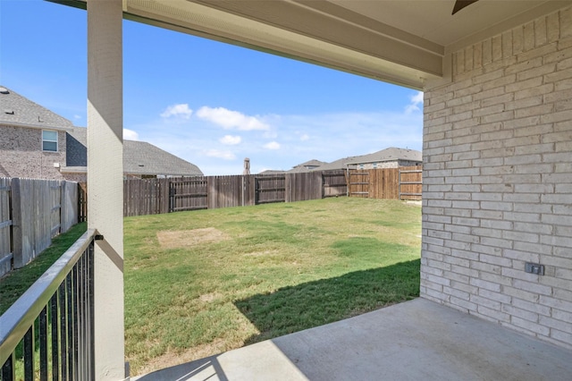 view of yard featuring a patio