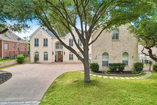 view of front of home with a front yard