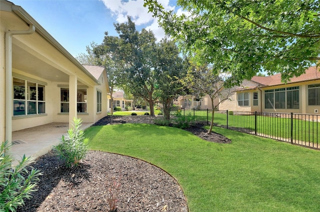 view of yard featuring a patio