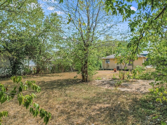 Listing photo 3 for 6112 Caddie St, Austin TX 78741