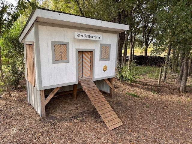 view of outbuilding