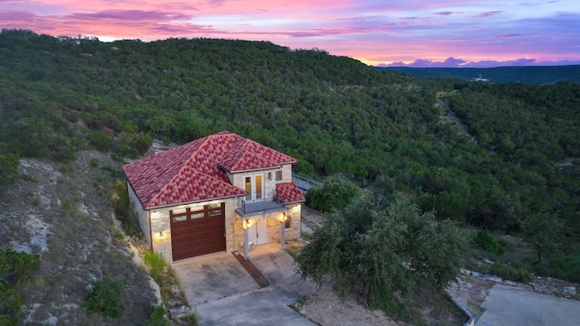 view of aerial view at dusk