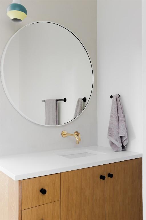 2905 Oak Park Dr, Austin, TX 78704 - bathroom with vanity