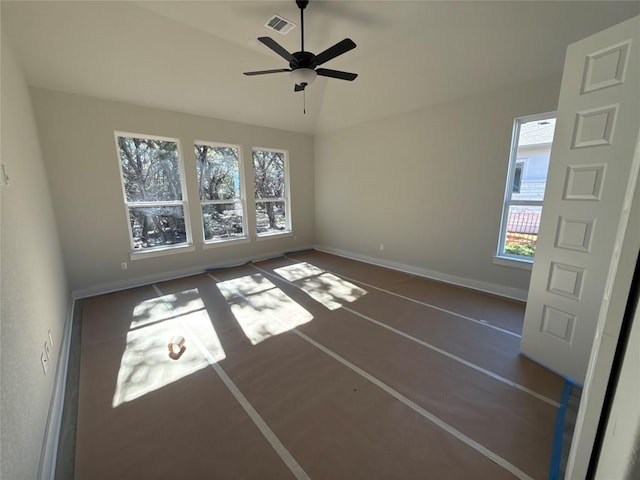 unfurnished room with ceiling fan