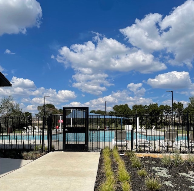 view of swimming pool