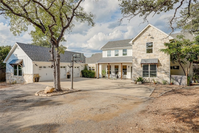 view of front facade with a garage