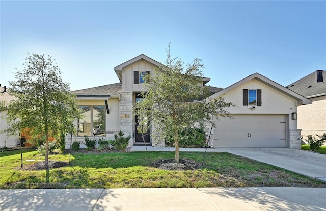 view of front of home with a front lawn