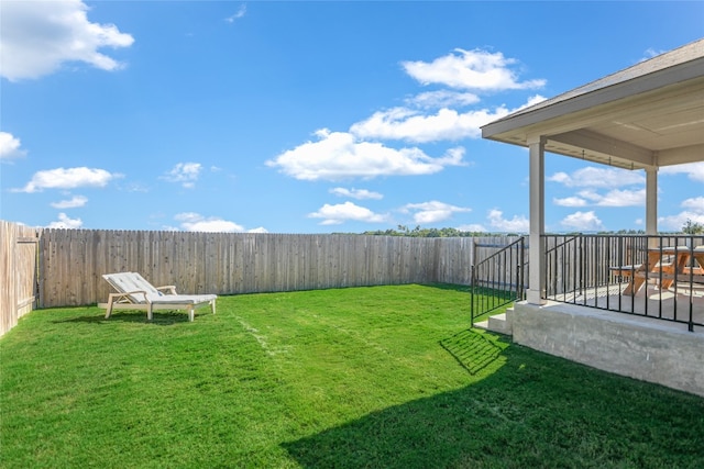 view of yard featuring a patio