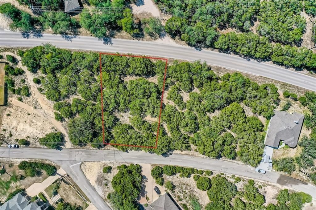 1018 Daviot Dr, Spicewood, TX 78669
