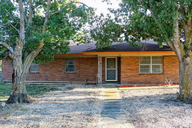 421 Fm 845, Cameron, TX 76520 - single story home featuring brick siding