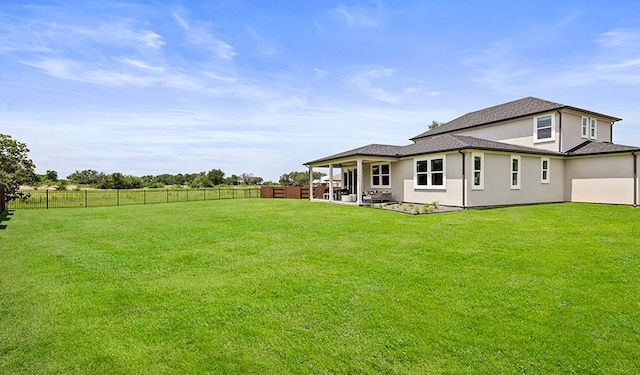 view of yard featuring a patio area