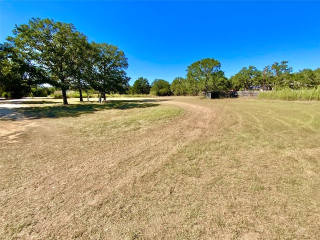 view of yard featuring a rural view