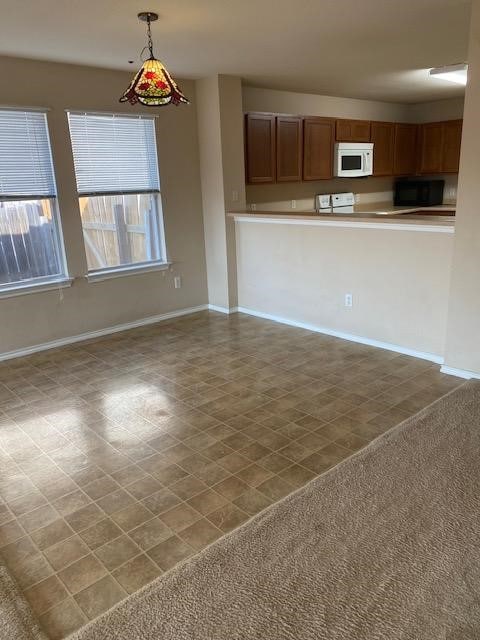 kitchen with decorative light fixtures