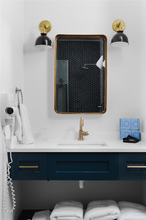 11505 SW Oaks, Austin, TX 78737 - full bath featuring vanity and tiled shower