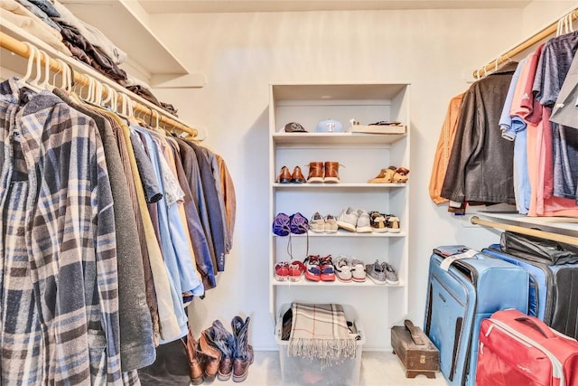 4316 Campo Verde Dr, Austin, TX 78749 - view of spacious closet