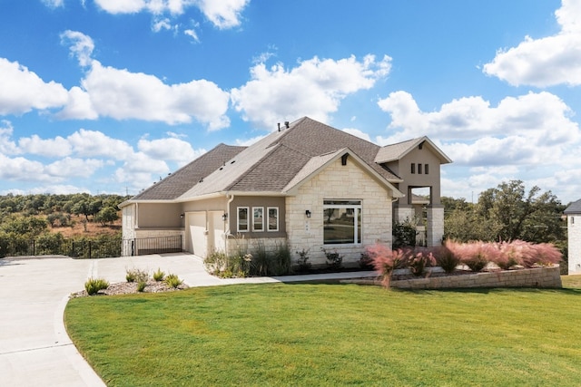 view of front of home featuring a front yard